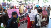 Demo DPRD Padang, Wakil Ketua Kabur