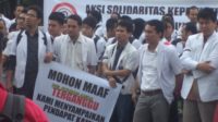 Dokter Demo, Pasien Klinik Terlantar