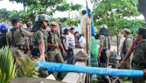 Bongkar Payung Ceper, Pemilik Berontak