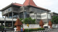 Giliran Pimpinan DPRD Jatim Dilaporkan ke Polisi