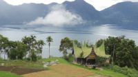 Mengintip Pesona Danau Maninjau
