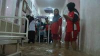 Tergenang Banjir, Pasien Rumah Sakit Ini Dievakuasi