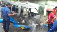 Diduga Korslet, Angkot Ludes Terbakar