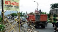 Takut Ambruk, Jembatan Batang Kuranji Satu Arah