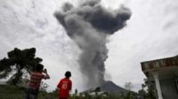 11 Miliar Beasiswa Untuk Pelajar Sinabung