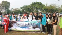 Hari Peduli Sampah, Earth Hour Padang Ajak Masyarakat Pungut Sampah Plastik