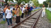Diduga Stres, Kakek Ini Dihantam Kereta Api