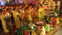 Pelita Dharma Warnai Peringatan Waisak di Padang