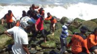Sehari, Lima Orang Hanyut di Pantai Padang