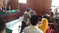 Vonis 15 Tahun Penjara, Keluarga Korban Pembunuhan Ngamuk