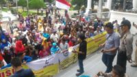 Merasa Tanahnya Dirampas, Ratusan Warga Demo DPRD Sumbar