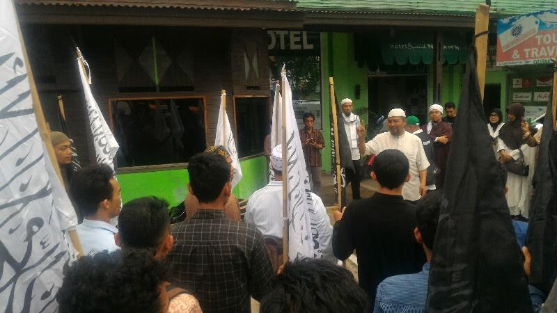 Peserta aksi bersiap untuk menuju Jakarta. Foto : Harian Haluan