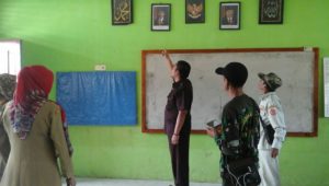 Berlatar Bukan Bendera Indonesia, Foto Jokowi-JK Diturunkan