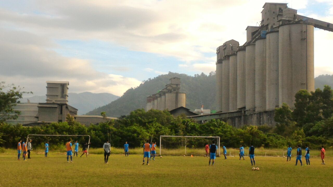 Sesi Latihan tim Semen Padang FC di Lapangan PT Semen Padang, Padang, Jumat