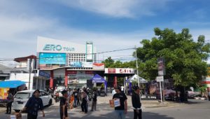 Hibur Pengguna Jalan, Musisi Sumbar Galang Dana Untuk Rohingya