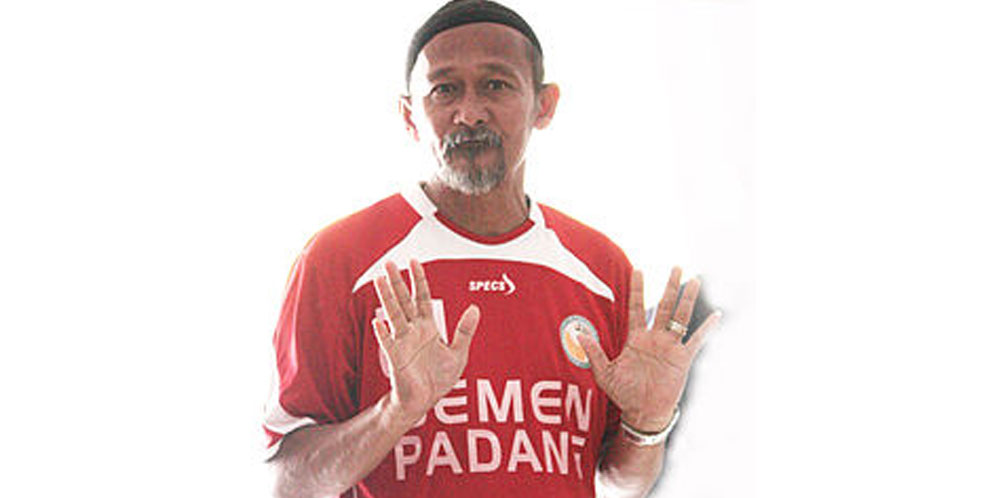 Penasehat Teknis Semen Padang FC Suhatman Imam