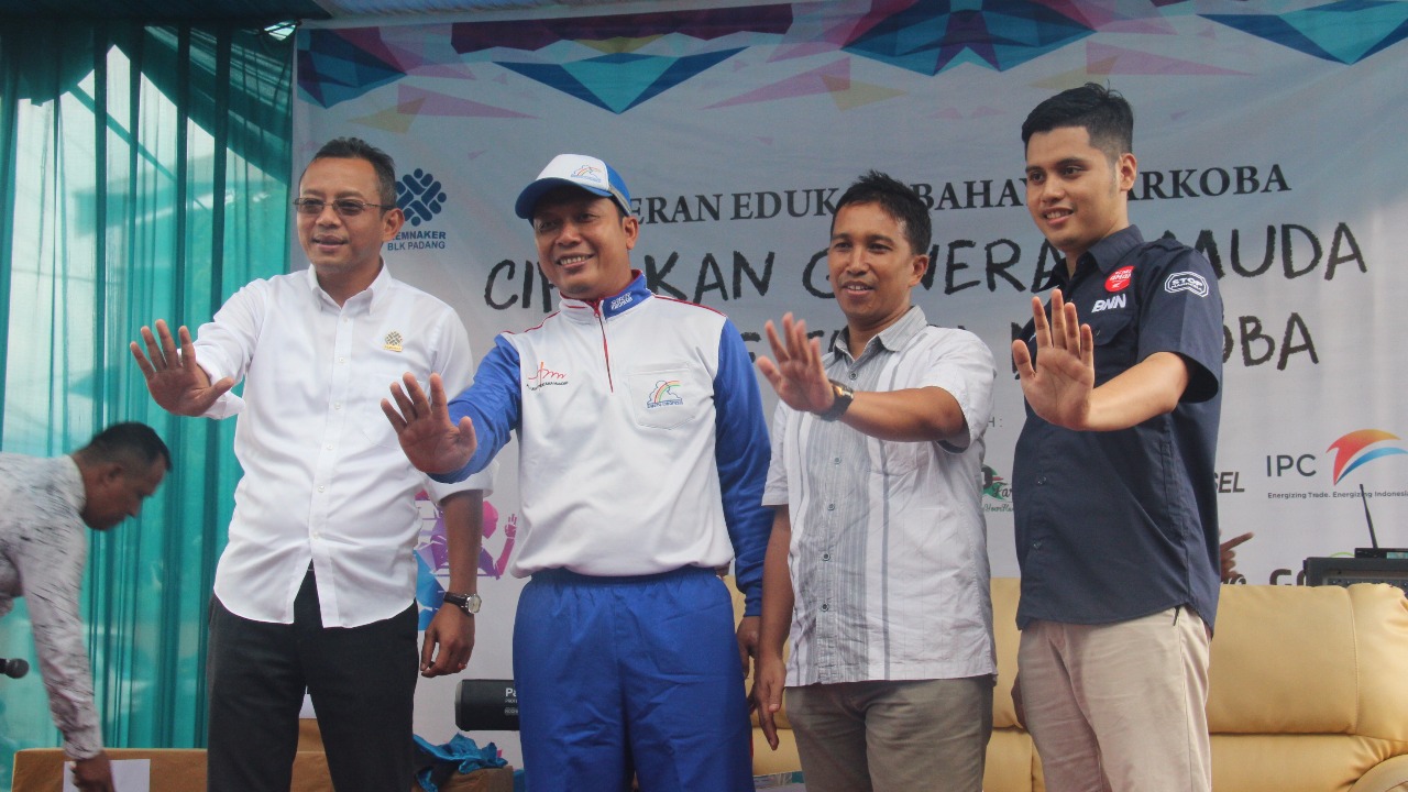 Pameran dan Edukasi Bahaya Narkoba bertemakan ‘Ciptakan Generasi Muda Kreatif Tanpa Narkoba’ itu disasarkan pada generasi milenial di pelataran halaman BLK Padang, Kamis 13 September 2018. Foto : Istimewa