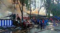 Kebakaran Timpa Kios di Pasar Raya Padang