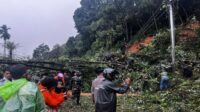 Jalan Lintas Sumatera Sumbar-Riau Buka Tutup Pasca Longsor