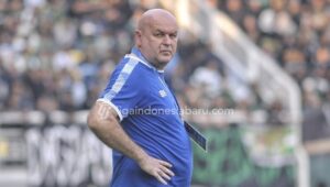 Bojan Hodak Borong Jersey Persib untuk Anaknya di Kroasia