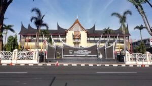 478,6 Miliar untuk Perbaikan Jalan Sumbar, Mahyeldi : Ini Berkat Sinergitas Pemerintah Daerah