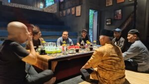 Ngabuburit Inspiratif, Rahmat Saleh Berbagi Ide dan Kritik dengan Seniman Sumbar