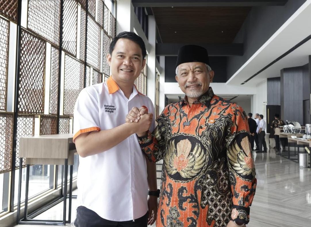 Calon Bupati Agam dari Partai PKS Reido Deskumar bersama Presiden PKS Ahmad Syaikhu. Foto : Istimewa