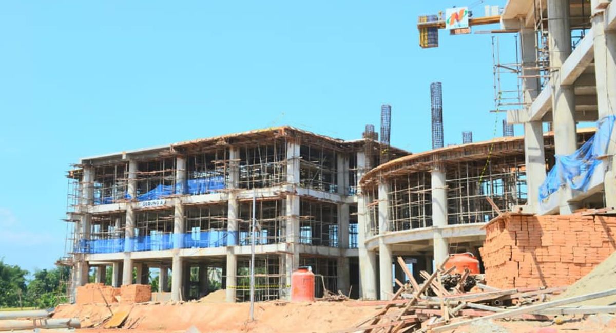 bpk-temukan-kelebihan-pembayaran-pembangunan-gedung-dprd-padang-senilai-rp.1,7-miliar