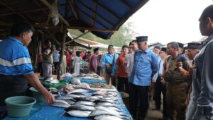 Hari Pertama Kampanye, Mahyeldi Sambangi Pasar Kataping Pariaman