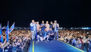 Vasko Ruseimy Bakar Semangat Warga Dharmasraya di Konser Gercep Sumbar
