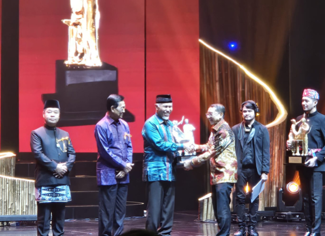 pemprov-sumbar-raih-penghargaan-dari-kementerian-kebudayaan 