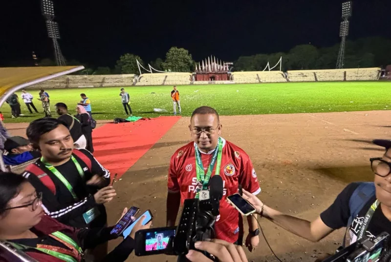 semen-padang-fc-tuntaskan-kompensasi-charlie-scott,-andre-rosiade:-kami-bukan-tim-penunggak-gaji