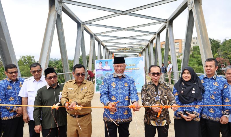 mahyeldi-resmikan-lima-jembatan-strategis-di-sumbar,-dibangun-dengan-apbd-rp30,7-miliar