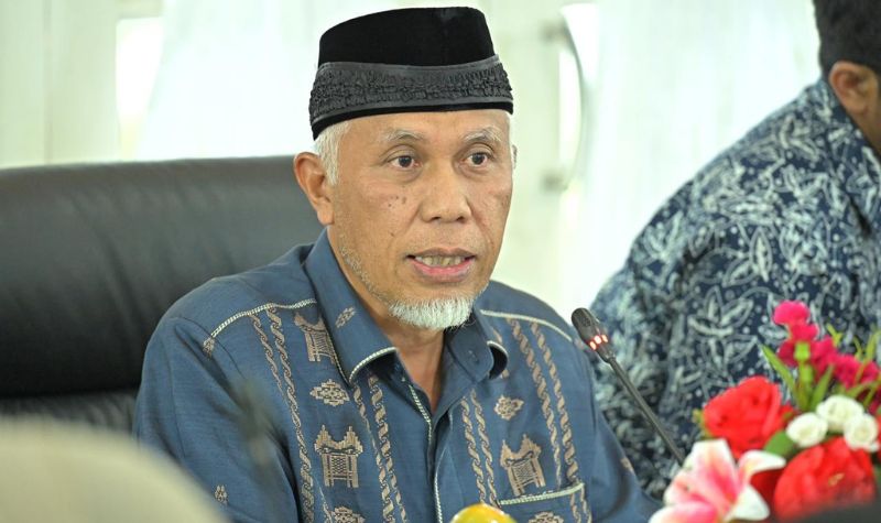 gubernur-sumbar-mahyeldi-ansharullah-dianugerahi-gelar-doktor-hc-oleh-aui-malaysia