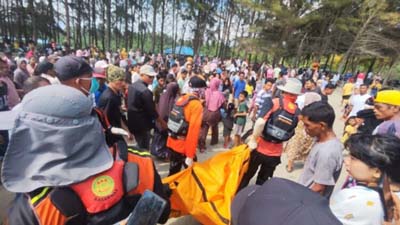 tim-sar-temukan-korban-ombak-pantai-sumedang