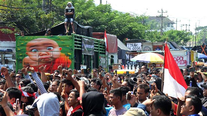dialog-sopir-truk-dengan-kemenhub-soal-odol-buntu