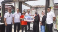 Pemko Padang Salurkan Bantuan Korban Kebakaran Surau Gadang