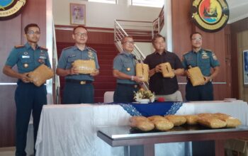 Lantamal II Padang Gagalkan Penyelundupan 15 Kg Ganja