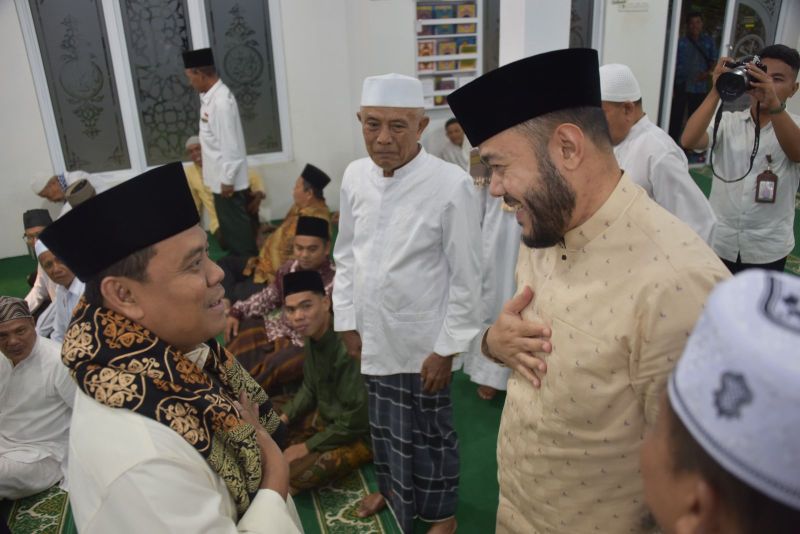 wali-kota-padang-hadiri-tabligh-akbar-bersama-ustadz-gus-nur