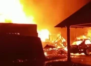 Kebakaran Hebat Landa Padang, Hanguskan Rumah, Kerugian Miliaran