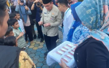 Pemko Padang Alokasikan Seragam Gratis untuk Siswa Kurang Mampu