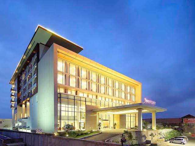 mercure-padang-di-usia-ke-14,-peneguhan-komitmen-pada-pariwisata-dan-kado-manis-untuk-masyarakat