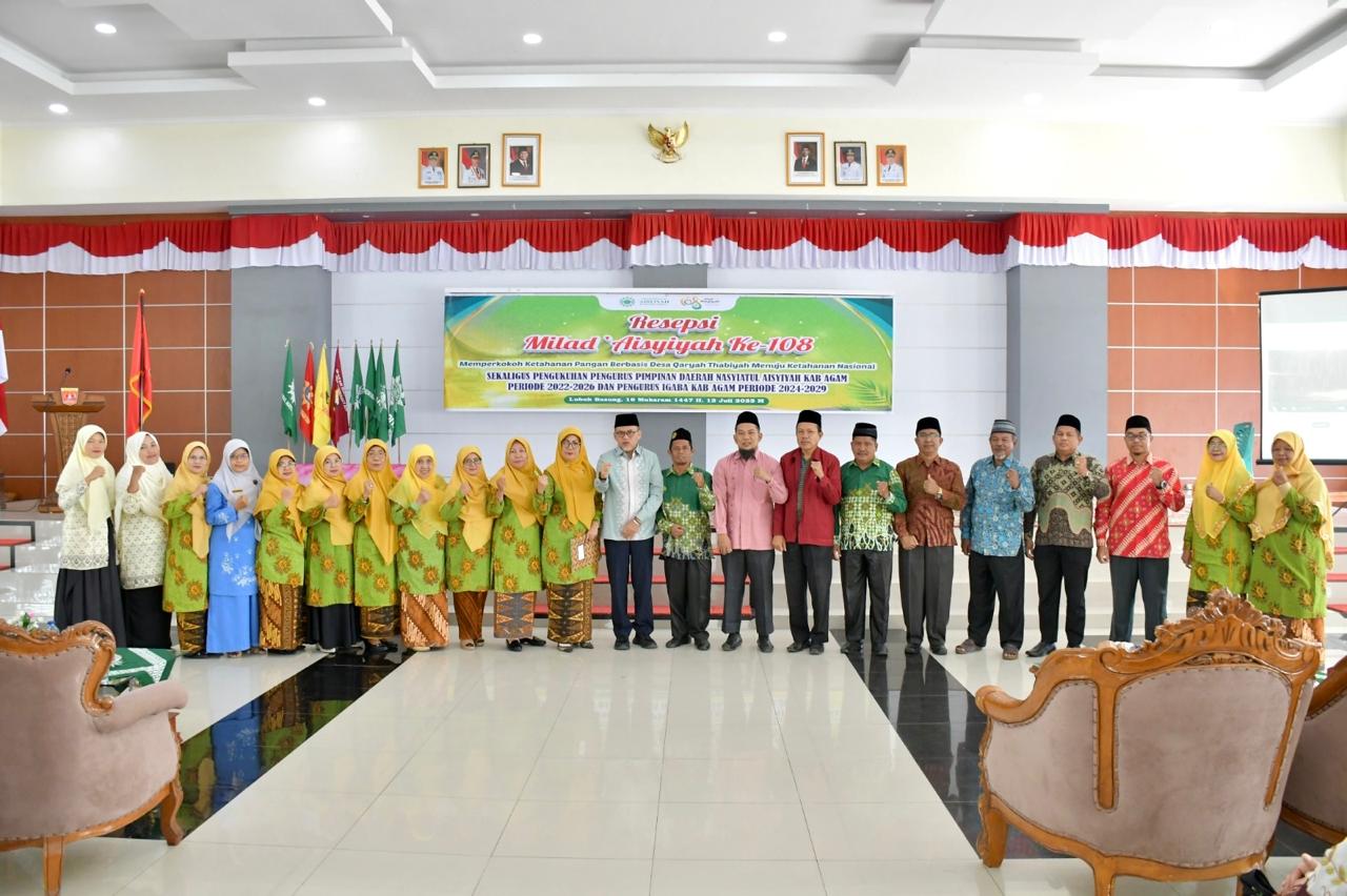bupati-agam-hadiri-resepsi-milad-aisyiyah-ke-108-dan-pengukuhan-pengurus-na-dan-igaba