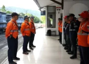 KAI Sumbar Bersihkan Lintas, Edukasi Keselamatan Masyarakat