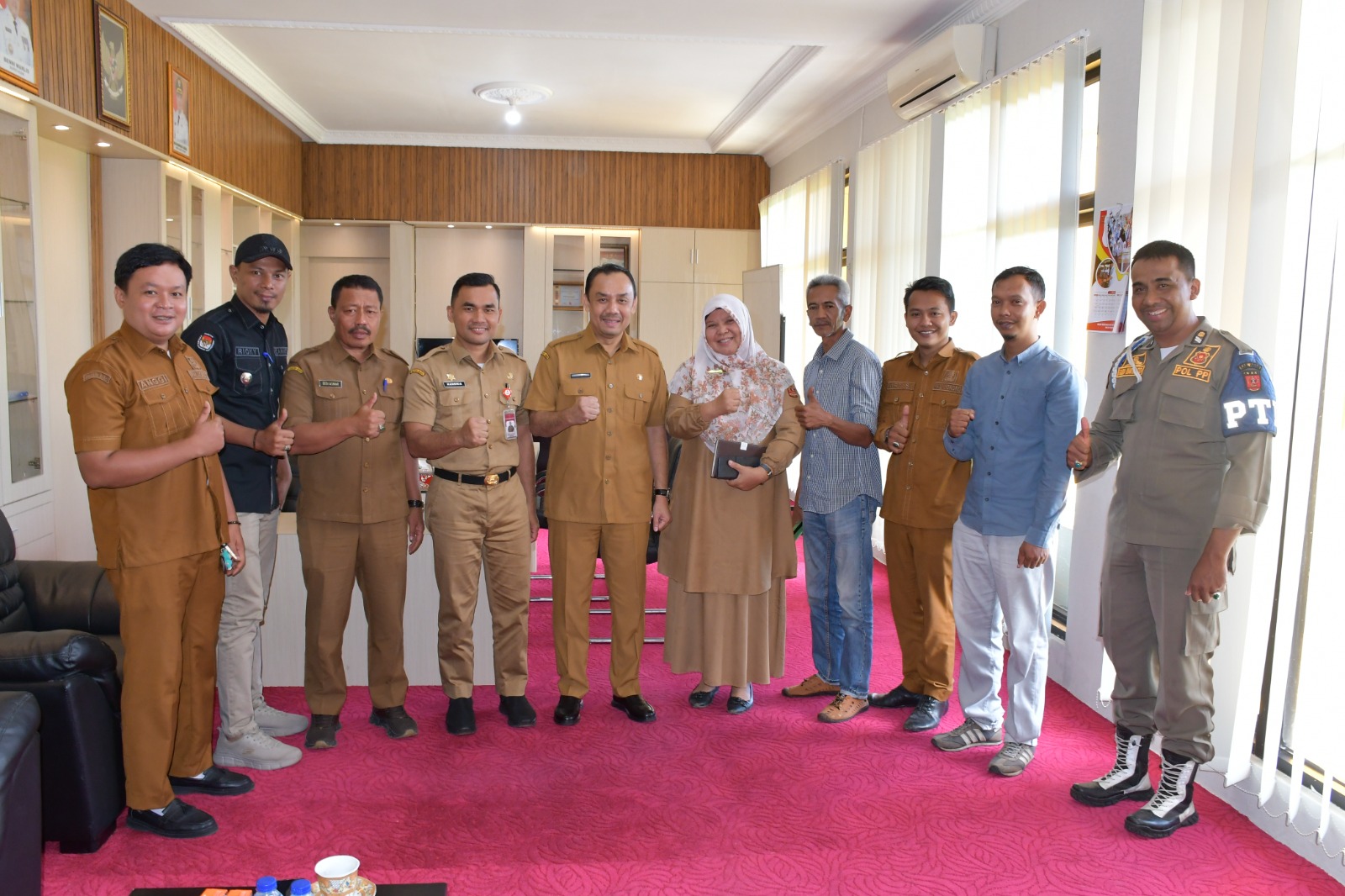 dukung-kontes-bonsai,-aquascape-dan-batu-akik,-wabup-agam-:-dorong-ekonomi-kreatif