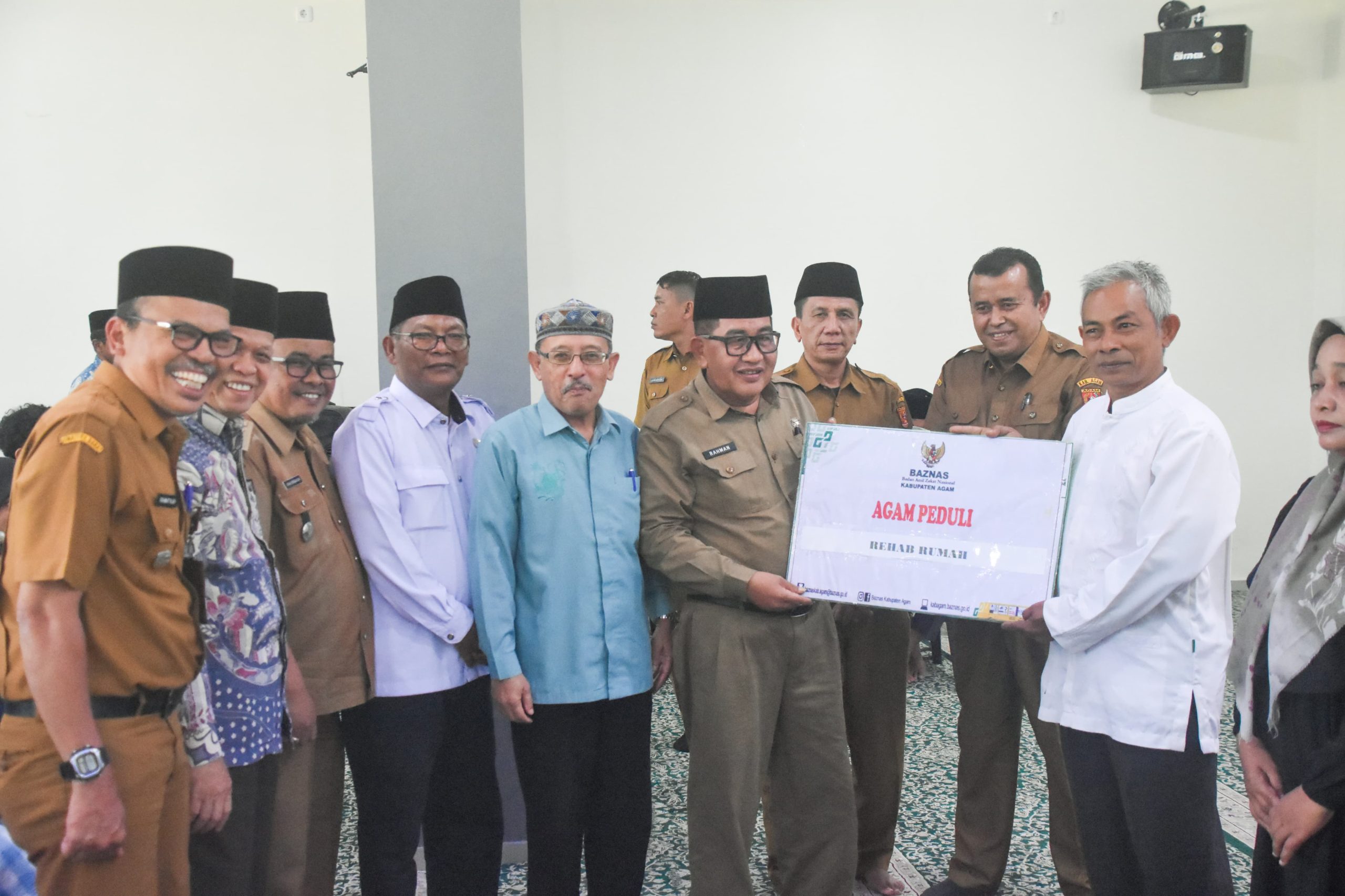 baznas-agam-salurkan-rp367,6-juta-untuk-167-mustahik-di-5-kecamatan-wilayah-agam-timur