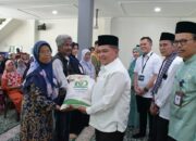Bupati Agam Salurkan Bantuan Pangan untuk Masyarakat Rentan