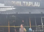 Api Hanguskan Toko di Padang, Kerugian Ratusan Juta