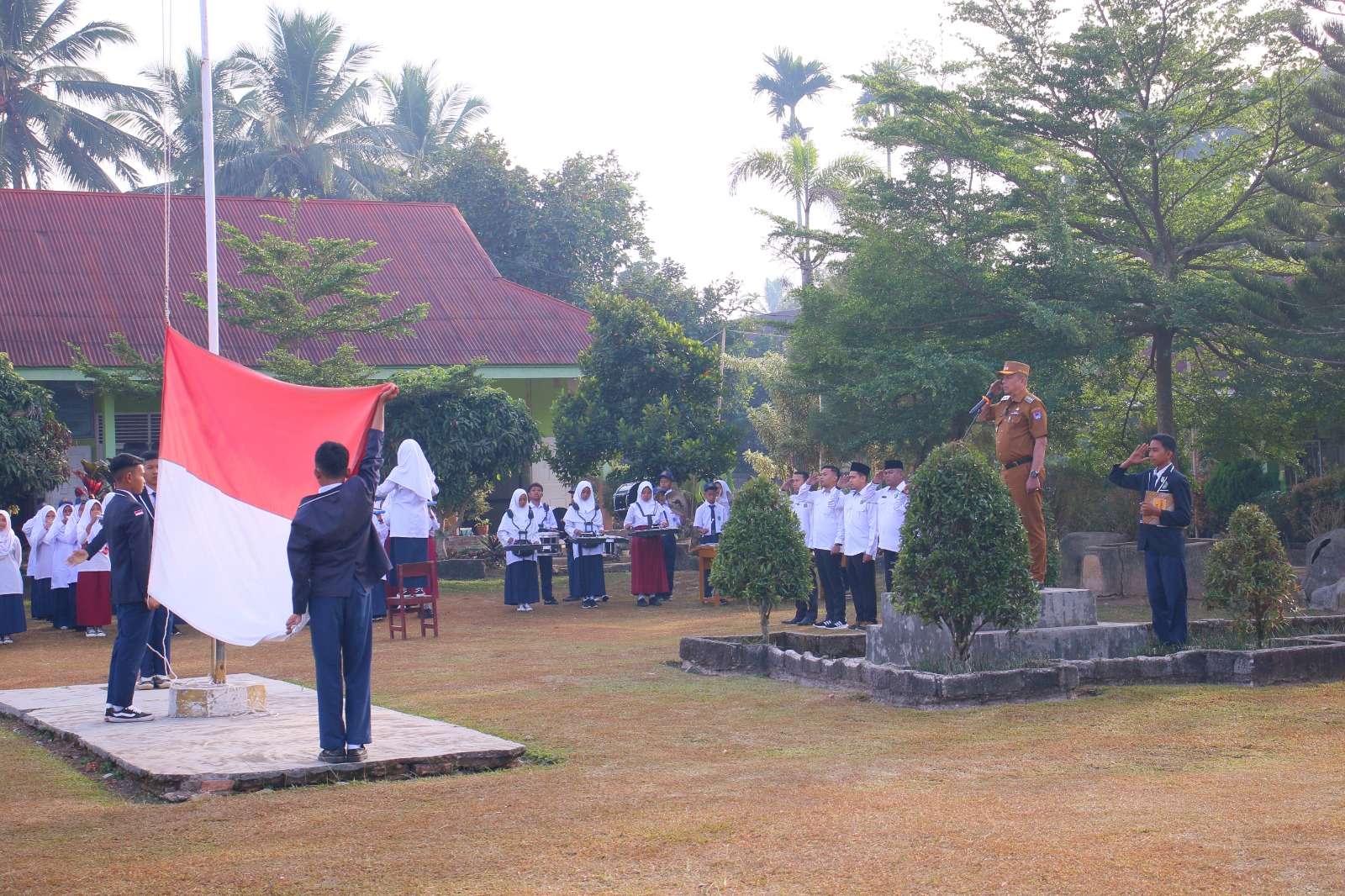 upacara-bareng-wakil-wali-kota,-siswa-mtsn-2-dapat-pesan-penting-soal-kebersihan-&-moral
