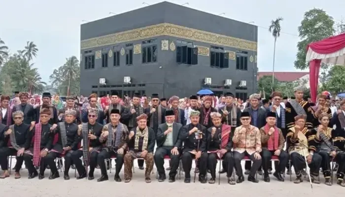 Pangulu Tanjung Dikukuhkan, Adat Minang Terus Hidup di Agam